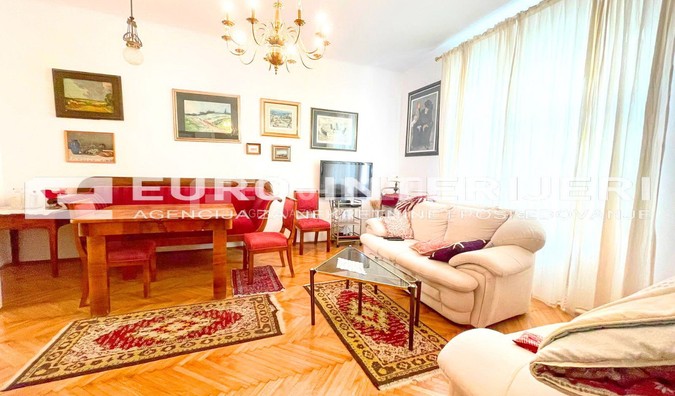 zagreb-centar-meduliceva-ul-trosoban-stan-94-m-najam-gm-dnevna-soba-2__bdj3lxQL-1600x1200.jpg