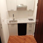 prodaja-stan-zagreb-tre-njevka-tratinska-20m2---kuhinja-i-ulazna-vrata--2-__O8ZvePQ4-1536x2048-portrait.jpg